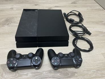 2 ci əl telfonlar: Playstation 4 ideal vəziyyətdə,heç bir problemi yoxdu.500 GB yaddaş,2