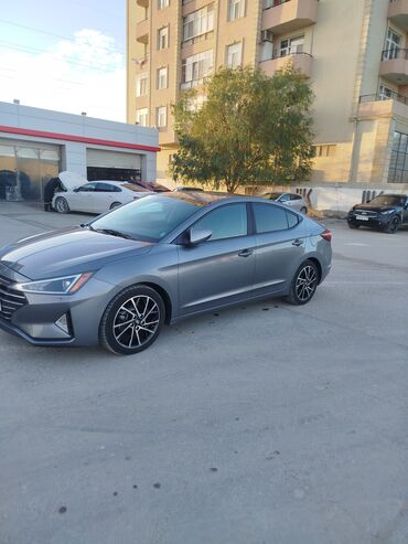 Hyundai: Hyundai Elantra: 2 l | 2019 il Sedan — 6