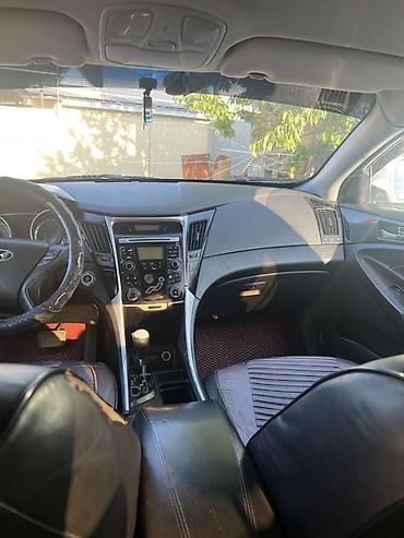 решетка на соната: Hyundai Sonata: 2011 г., 2 л, Автомат, Газ, Седан — 5