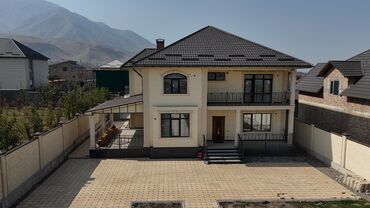 дом бактуу долоноту: Дом, 260 м², 8 комнат, Собственник, Дизайнерский ремонт