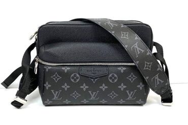 Барсетки: Барсетка, Louis Vuitton, Материал: Натуральная кожа, Застежка на молнии, Множество карманов, Регулируемый ремень, Новый