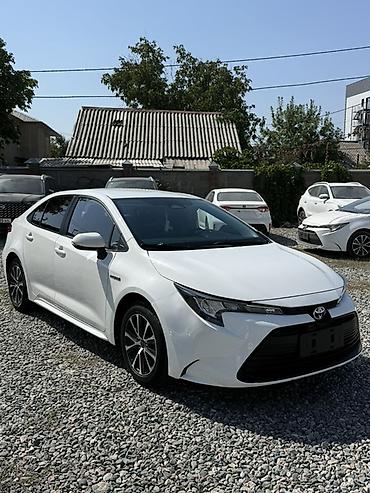 Toyota Corolla: 2023 г., 1.8 л, Гибрид, Седан