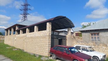 xacmazda ipoteka evler: Şəki, 4 otaqlı, Köhnə tikili, 180 kv. m