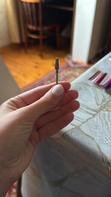 Manikür, pedikür aparatları: Manikür üçün avadanlıq dəsti tək tək də satılır hər biri Tərkib: - — 49