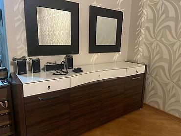 Mebel dəsti – qonaq otağı üçün - TV altlığı: üstü parlaq ağ səthli