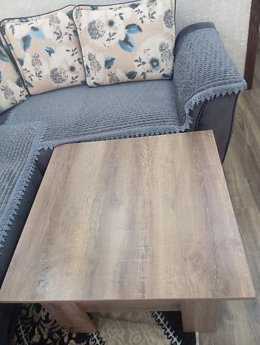 Kvadrat masa, Açılmayan, Təkərsiz, Laminat, Zəmanətsiz