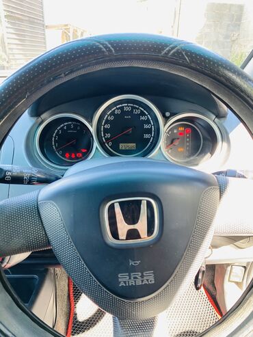 зимние шины на ниву 21214: Honda Fit: 2002 г., 1.3 л, Вариатор, Бензин, Хэтчбэк