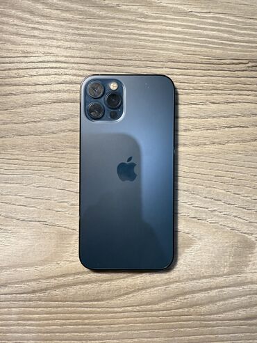 Apple iPhone: IPhone 12 Pro, Б/у, 256 ГБ, Pacific Blue, Чехол, 79 %