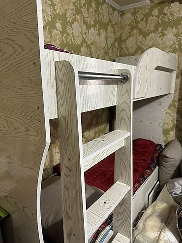Двухъярусная кровать из ЛДСП под светлое дерево. - Формат: два at lalafo.kg Двухъярусная кровать из ЛДСП под светлое дерево. - Формат: два