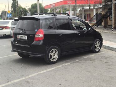 авто парк бишкек: Honda Fit: 2003 г., 1.3 л, Вариатор, Бензин, Хетчбек