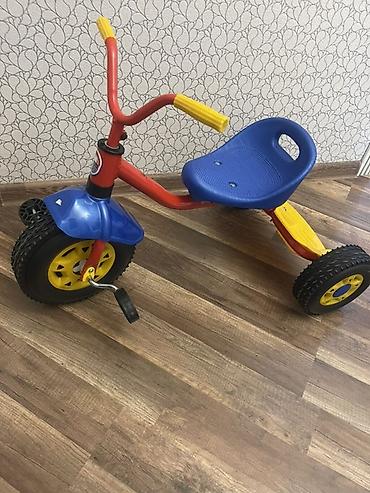usag ucun: Uşaq üçtəkərli velosipedi Ön təkərdə pedallı sürüş sistemi; iri — 1