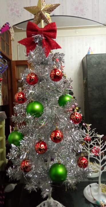 yeni il hediyyeleri instagram: Şam ağacı Yeni