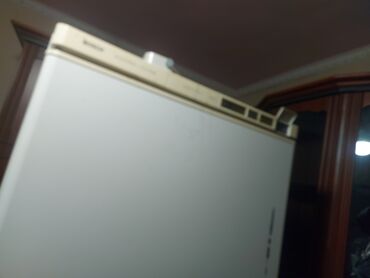 холодильник bosch: Муздаткыч Bosch, Колдонулган, Эки камералуу, Less frost, 80 * 210 * 70