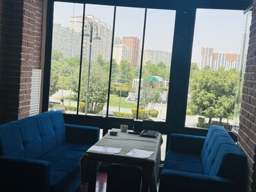 Restoran, kafelər: - Yumşaq divan dəstləri: 2 və 3 nəfərlik Qabaq Masası İlə birgə dəst — 6