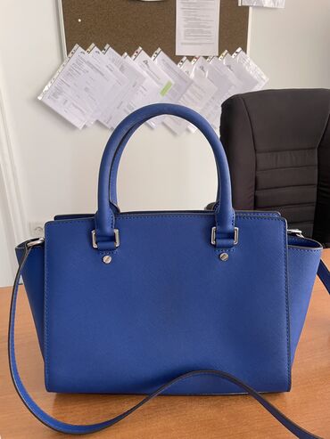 сумка фирменная: Оригинальная сумка Michael Kors в ярко-синем цвете из натуральной