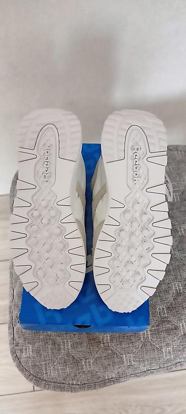 lining 38: Reebok CL Runner TM — женские кроссовки новые.качество👍 Размер: EU 38 — 8
