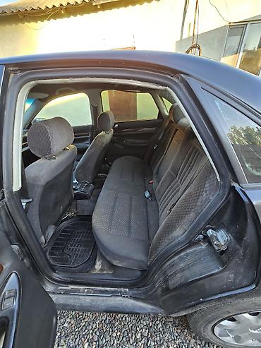 82 2: Audi A4: 1996 г., 1.8 л, Механика, Бензин, Седан — 6