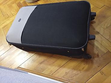 tasne mona cena: Veliki kofer na točkićima sa teleskopskom ručkom. OKO 75 40 25. dob — 3