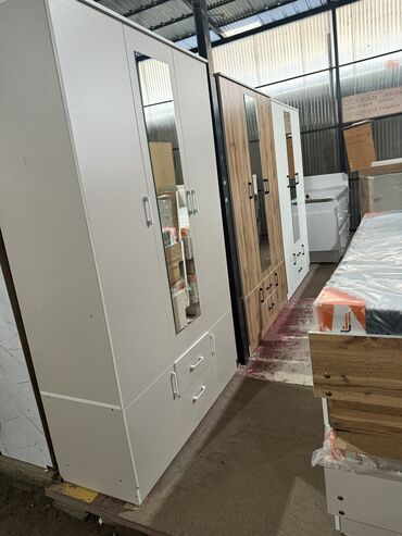 Шифоньеры: Шифоньеры — 26