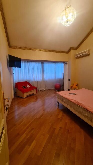 Yeni tikili: 4 otaqlı, Yeni tikili, 200 kv. m — 21