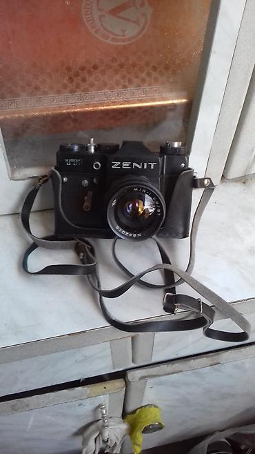zenit foto: Zenit fotaparat ve diger kohne esyalar etrafli vap zeng — 4