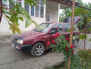 wolkswagen touran: Volkswagen Gol: 1993 г., 1.6 л, Механика, Бензин, Седан