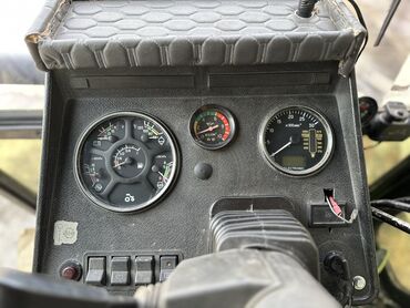 Тракторы МТЗ (Беларус): Модель: 820 экспортный, Б/у, 2002 г., Трактор с другими агрегатами — 9