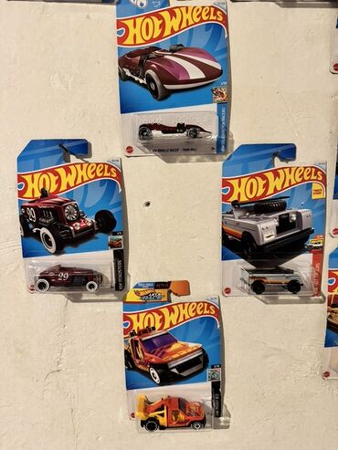 Игрушки: Orginal hot wheels ler satilir.her biri 3 azn