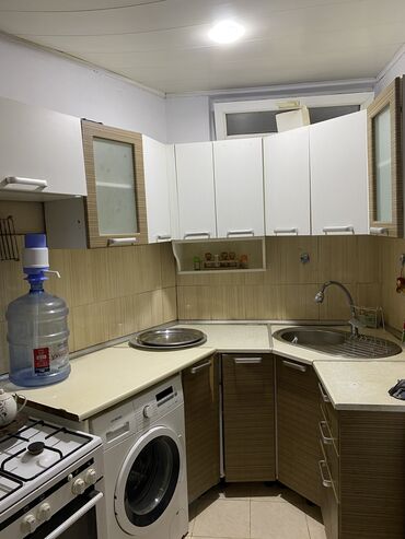 ясамал: İnşaatcilar metrosunun düz yani . 5 otaqli temirli eşyali heyet evi