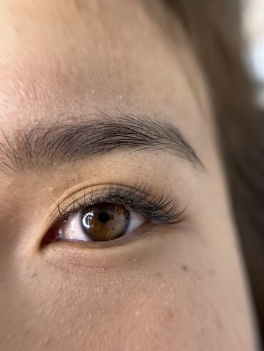 Ресницы: Наращивание ресниц для придания взгляду выразительности и объема — 6