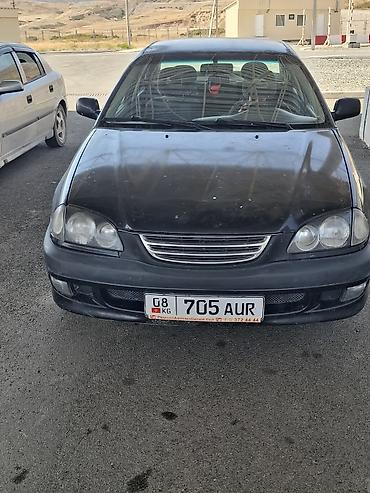 Toyota Avensis: 1999 г., 1.8 л, Механика, Бензин, Седан