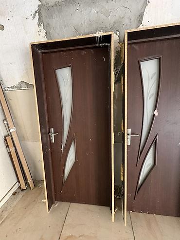 ev dekor: Daxili qapılar – şüşəli dekorlu, tünd qoz rəngində - Material — 6