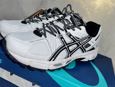 обувь 42 размер: Продаю кроссовки ASICS GEL-Kahana 8 Оригинал. Размер 42 (26.5 см / US