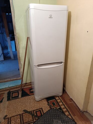 hitachi холодильник бишкек: Холодильник Indesit, Б/у, Двухкамерный, 170 *