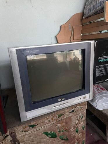 Телевизоры: 3000 за Два телевизора 
в рабочем состоянии 
цветные!