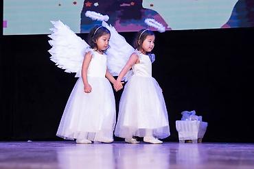 Прокат детских карнавальных костюмов: Сдаются на прокат белые блестящие детские платья на 5-7 лет. платье на — 2