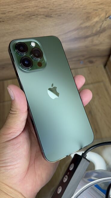 Apple iPhone: IPhone 13 Pro, Б/у, 128 ГБ, Зеленый, Защитное стекло, Чехол, 85 %