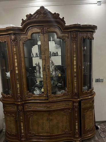 mirvari reng: Klassik üslubda iri vitrin-bufet - Material: təbii ağac əsaslı — 1
