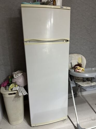 холодильник avangard: Холодильник Atlant, Б/у, Двухкамерный, 60 * 160 *