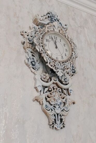 Ev saatları: Divar saatları, Mexaniki, Saniyə əqrəbi