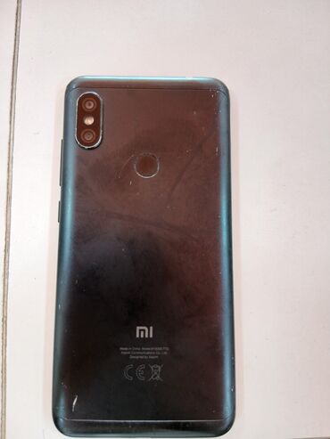 balaca telfonlar: Xiaomi Mi 6, 2 GB, rəng - Qara, 
 İki sim kartlı, Sənədlərlə, Zəmanət