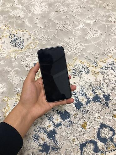 Apple iPhone: IPhone Xr, Б/у, 128 ГБ, Белый, Защитное стекло, Чехол, 75 % — 2