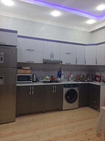 Həyət evləri və villaların satışı: Satılır: həyət evi - Ümumi görünüş: Hündür daş hasarla əhatələnmiş — 8