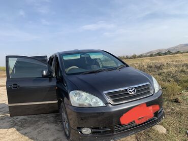 Toyota: Toyota Ipsum: 2002 г., 2.4 л, Автомат, Газ, Минивэн