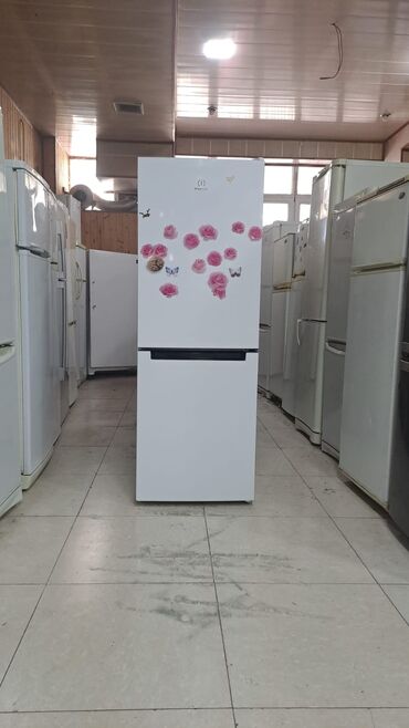 soyuducular indesit: Стиральная машина Indesit, 6 кг