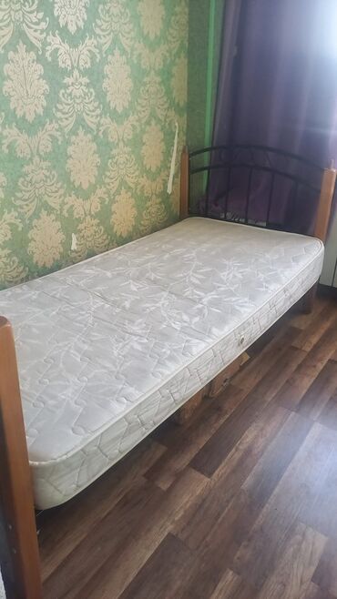 Masalar və oturacaqlar: Təknəfərlik çarpayı, Bazasız, Matras ilə, Siyirməsiz