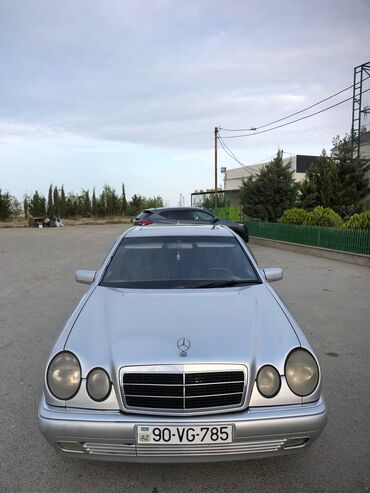 mersedes masin: Mercedes-Benz E 300: 3 l | 1997 il Sedan