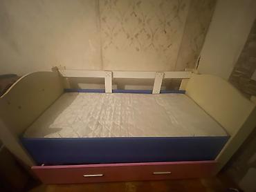 stollar ve stullar: Oğlan və qız üçün, İşlənmiş, Çarpayı, Matras ilə, Siyirməli, Laminat — 3