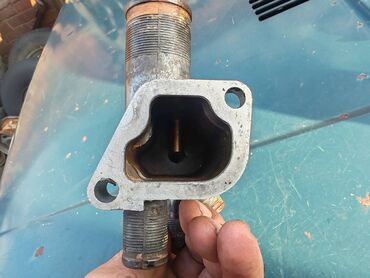 Auto delovi: Termostat sa kucistem i termodavacem Lada 112. Polovno, ocuvano — 11