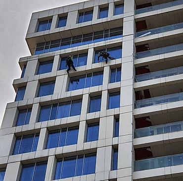 Fasad işləri: Peşəkar sənaye alpinist xidməti – alpinist.az İxtisaslaşma: - Reklam — 20